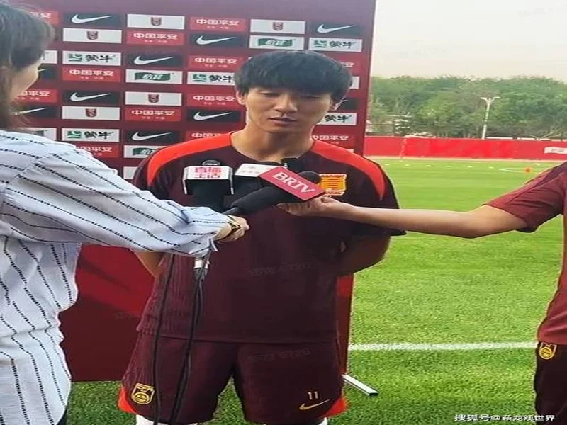 硬刚!BRTV连发2条视频质疑足协评议,慢放韦世豪犯规后爆粗口型